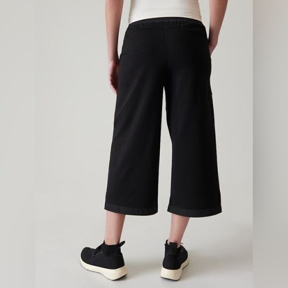 Athleta Triumph Hybrid Wide Crop - Picture 2 of 9
